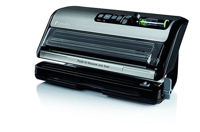 FoodSaver Vacuum Sealer 2-in-1 System Plus Starter Kit - FM5200-000